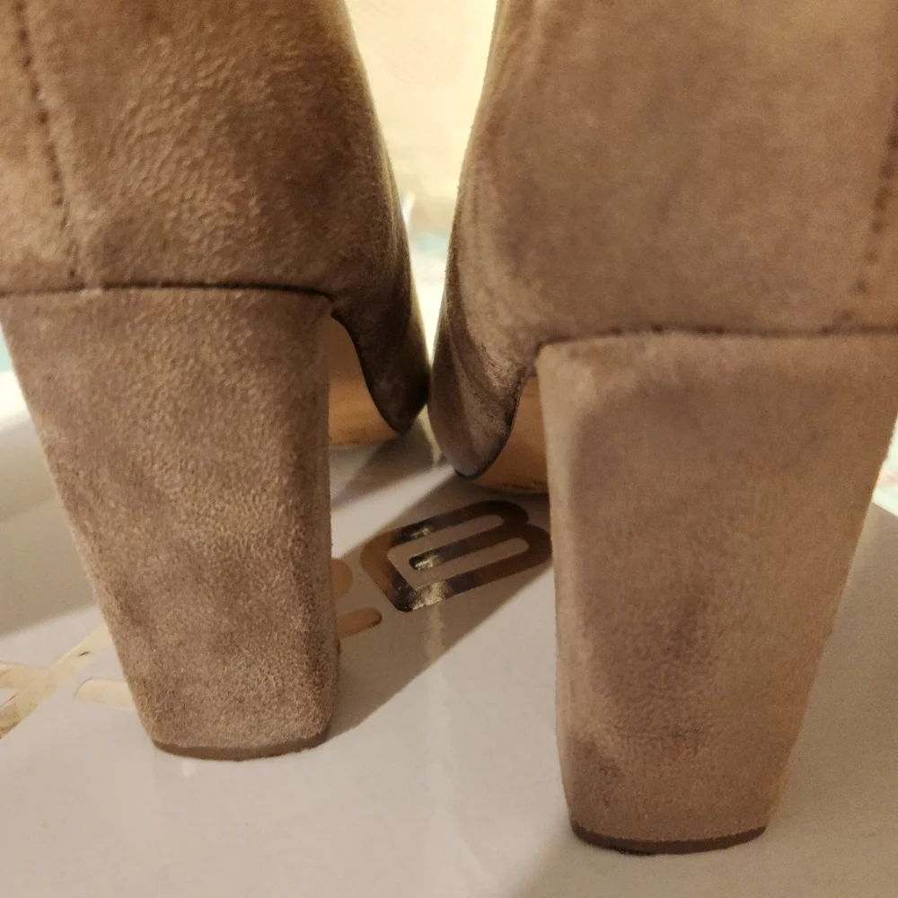Boots - Picture 3 of 3